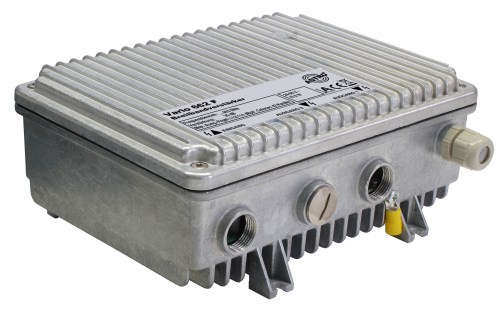 Modular broadband amplifier remotely powered